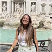 Insegnante, laureata magistrale in filologia moderna impartisce lezioni di italiano, grammatica, storia e geografia e aiuto doposcuola per studenti di scuola primaria e secondaria di primo e secondo grado. Specializzata su sostegno per le scuole medie e s